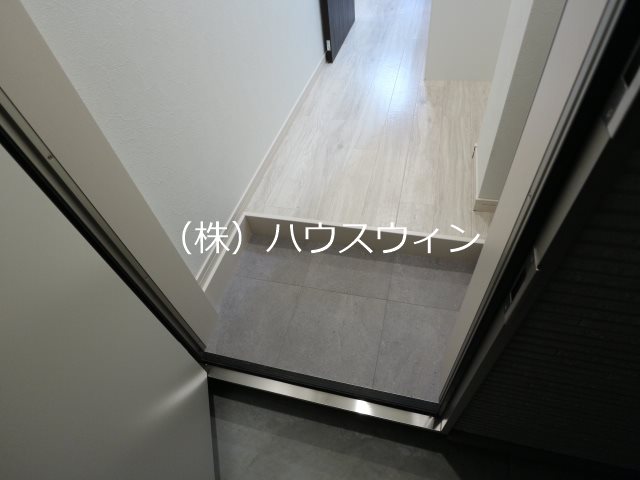 ラウレア北越谷 玄関