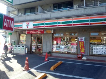 ラウレア北越谷 コンビニ