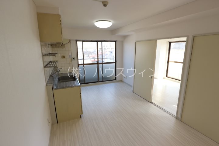 キャピタル南越 リビング