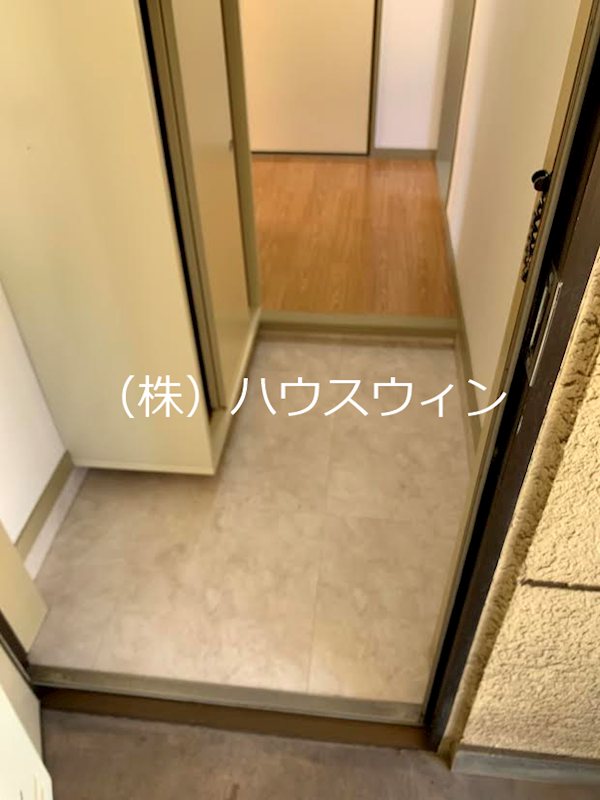 エクセル千間台B棟 玄関