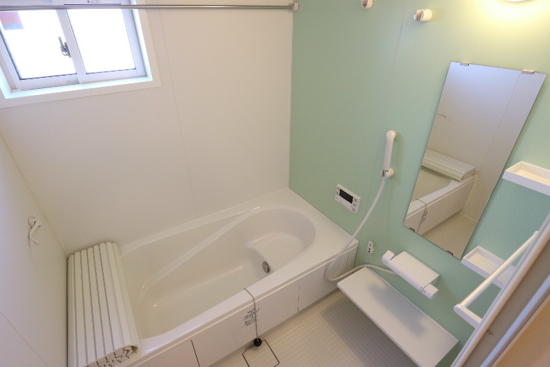 ロイジェントパークスレイクタウンⅢ　C 風呂画像