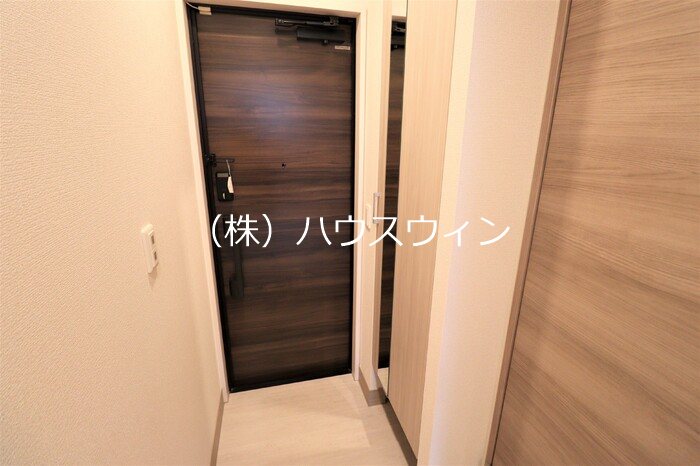 Noble villa 草加西町A 玄関
