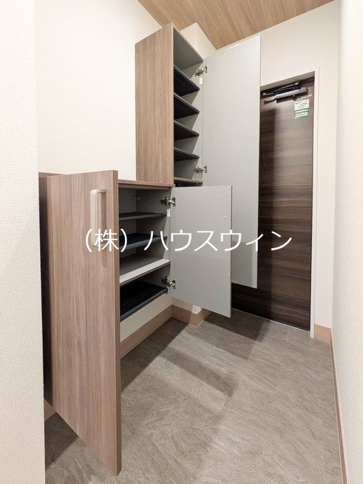 Dアヴァンス高富A 玄関
