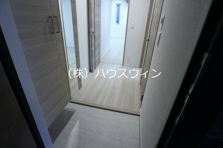 CREST吉川 玄関