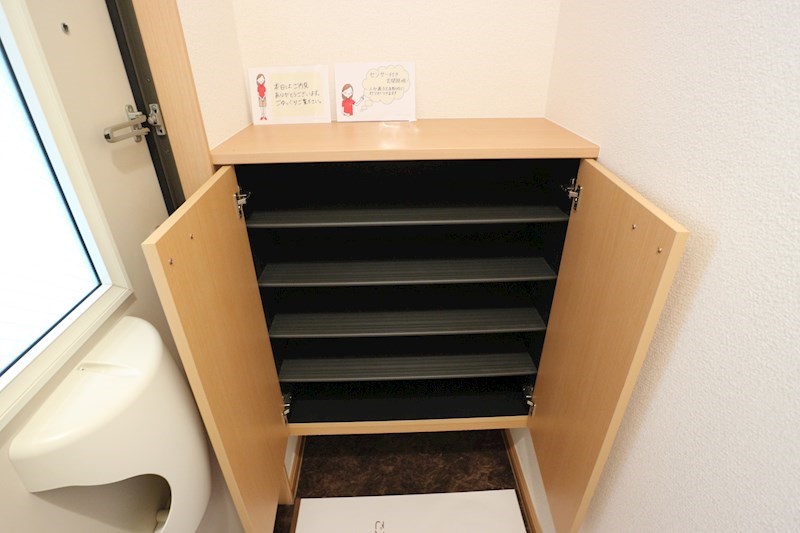 エターナヴィレッジ　B 玄関