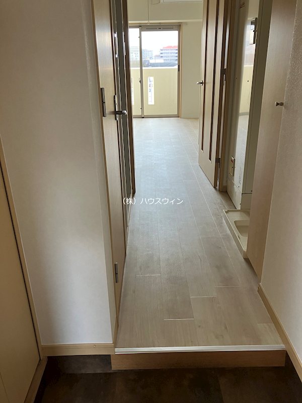 アンセラジオ新越谷 玄関