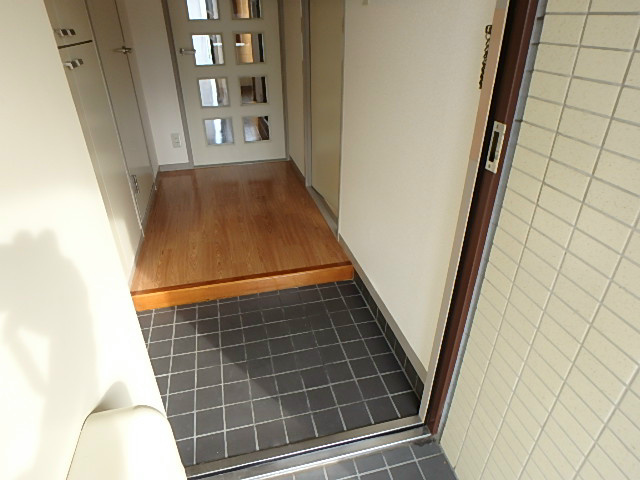 エクセル南越谷 玄関