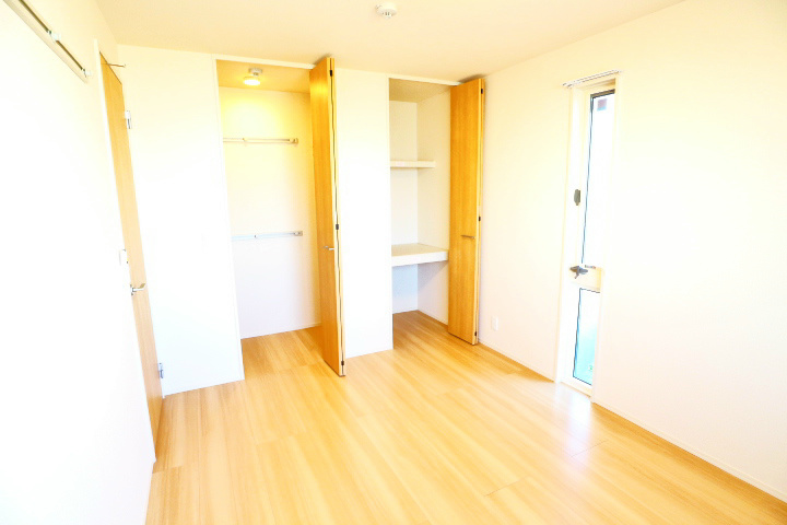 ロイジェントパークスレイクタウンⅢ　J ベッドルーム