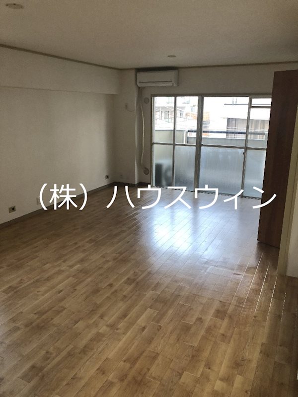 オレンジキャッスル南越谷3号館 リビング