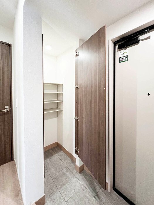 ルベルコート 玄関