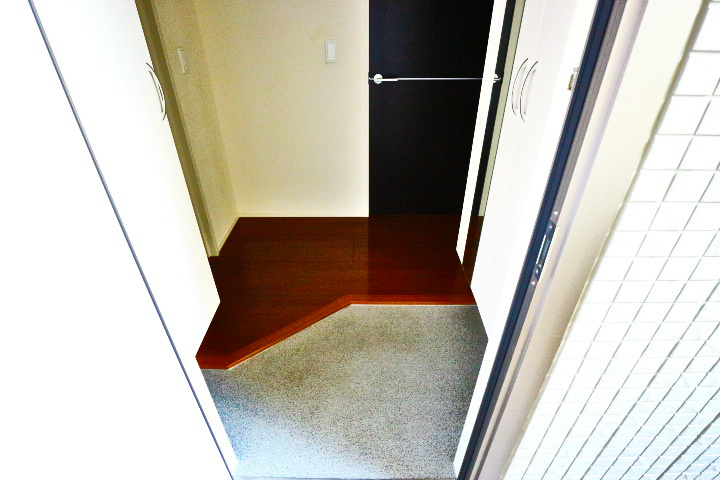 ヘリオス吉川美南　ゼウス 玄関