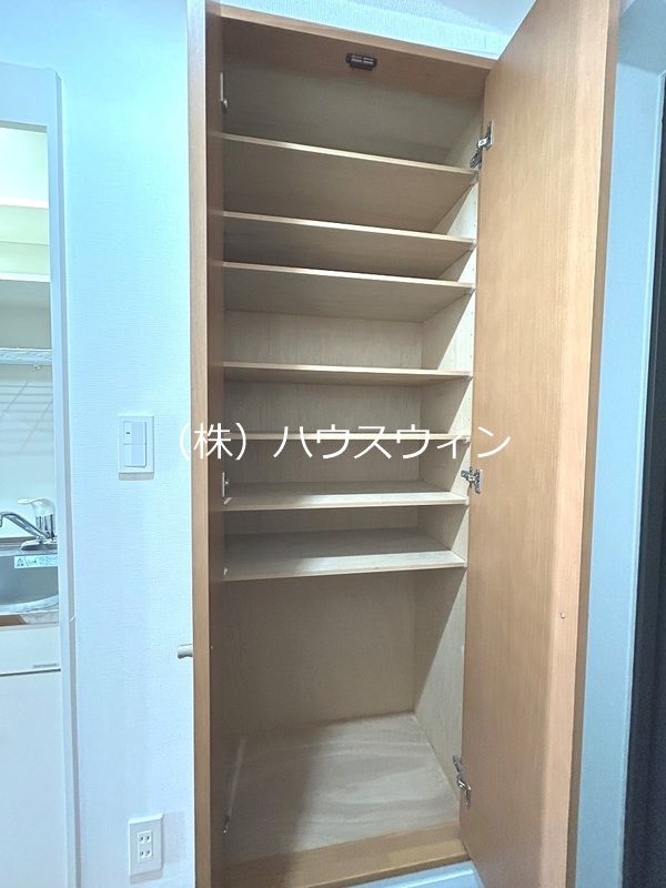 HF草加レジデンス 玄関