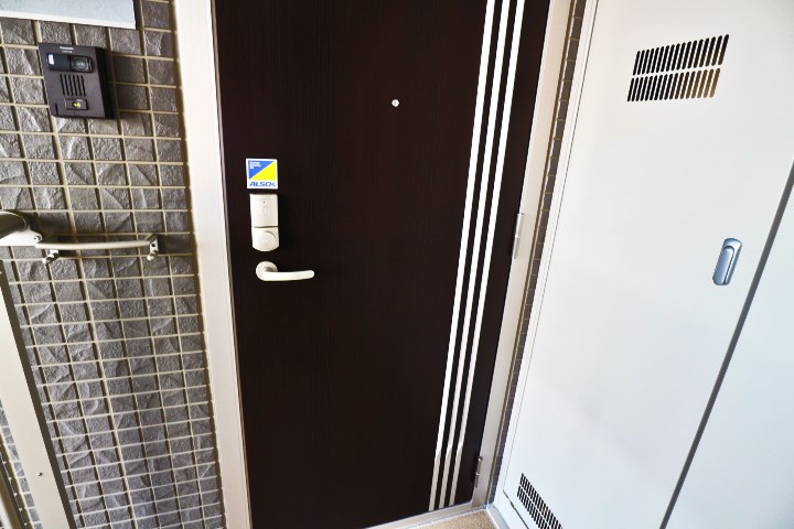 ロイジェントパークスレイクタウンⅡ　Ｃ 玄関