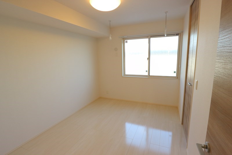 ロイジェントパークスレイクタウンⅢ　K ベッドルーム