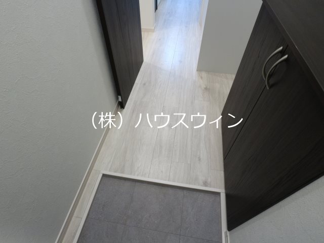 ラウレア北越谷 玄関