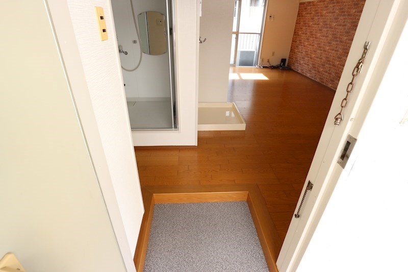 ハイムエル越谷 玄関