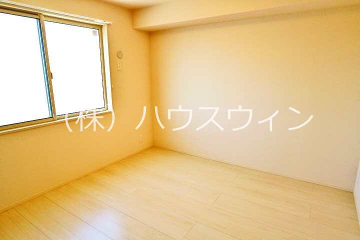 ロイジェントパークスレイクタウンⅢ　E ベッドルーム