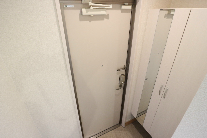 ヘリオス吉川美南　ポセイドン 玄関