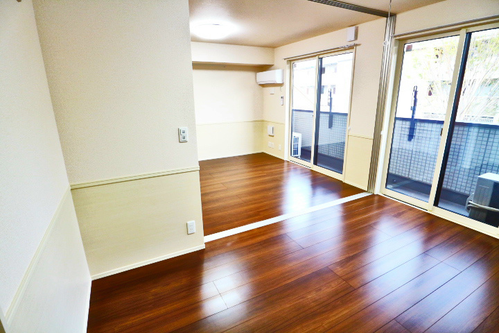 ロイジェントパークスレイクタウン　N 玄関