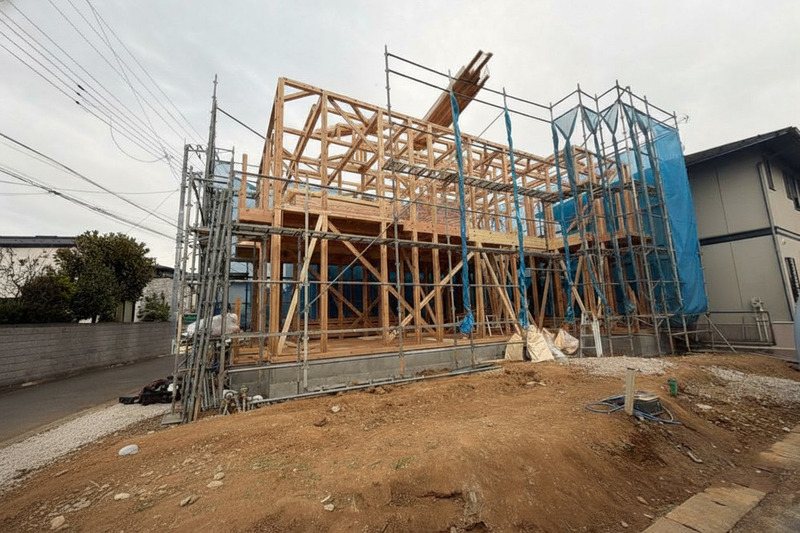 LF武里 外観写真