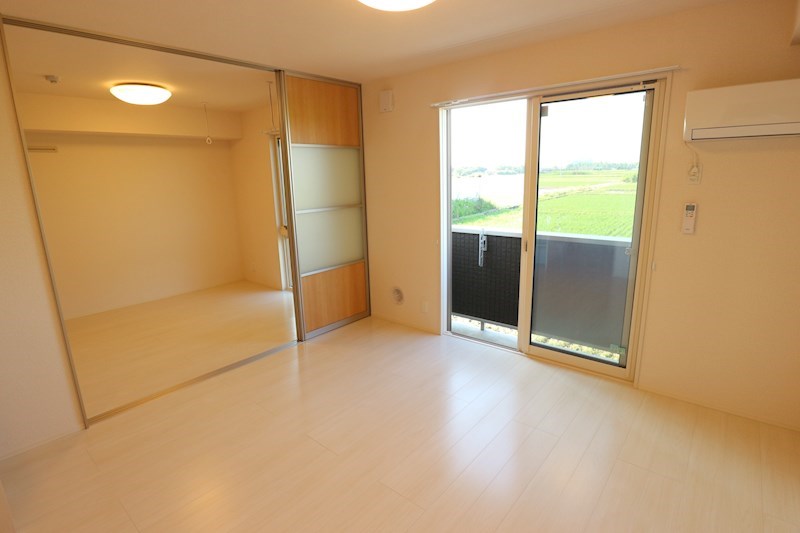 ロイジェントパークスレイクタウンⅢ　O リビング