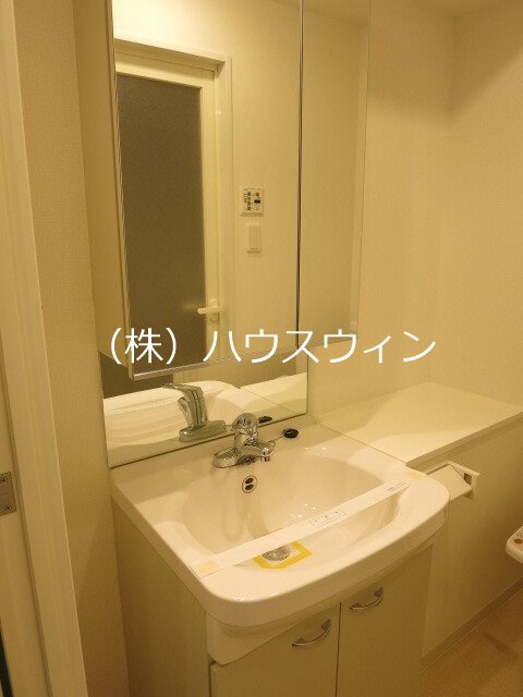 ライブコート草加 玄関