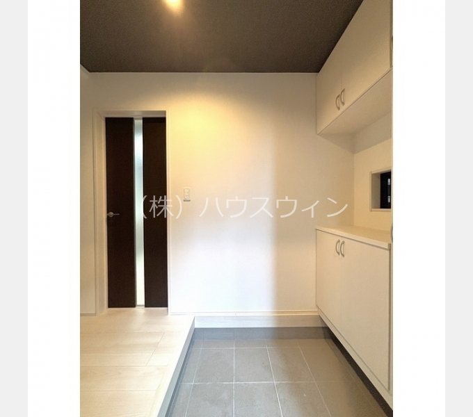 4175吉川市中野3期１棟1号棟 玄関