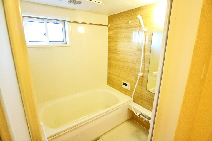 ロイジェントパークスレイクタウンⅢ　H 風呂画像