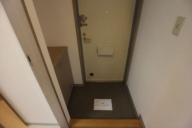 アズコム吉川 玄関