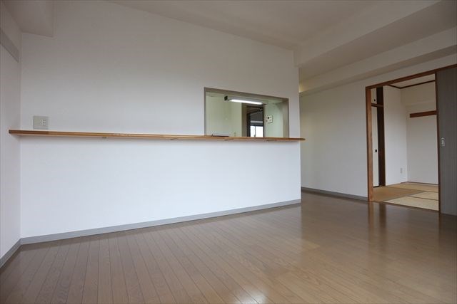 アズコム吉川 リビング