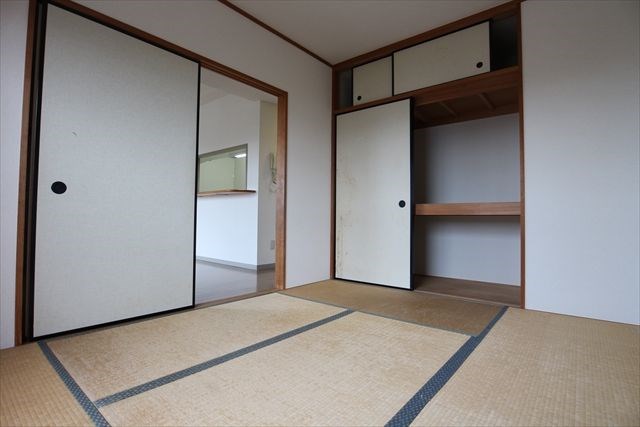 アズコム吉川 ベッドルーム