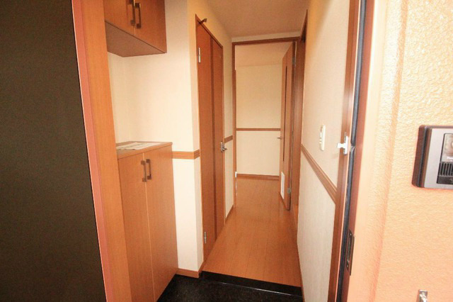 メゾン・ド・グレース　弐番館 玄関