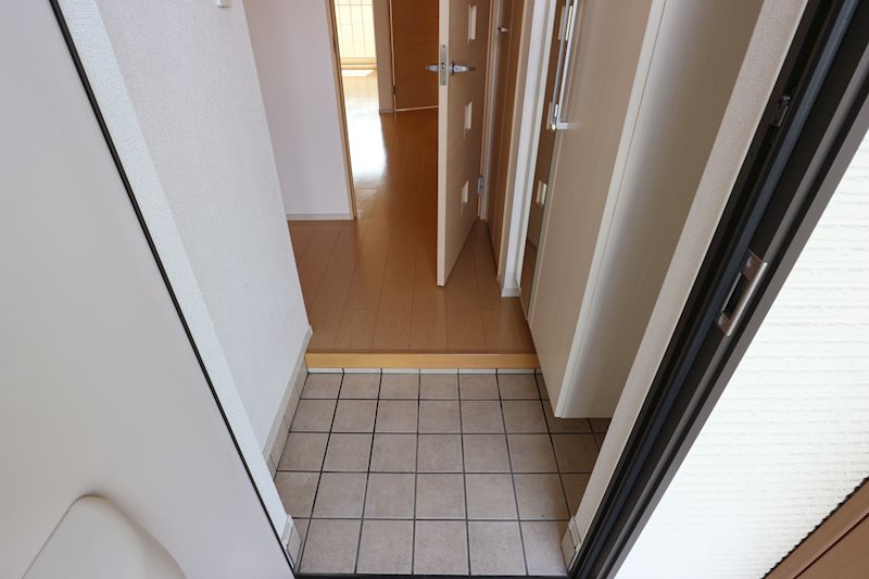 アクロス・ザ・ユニバース 玄関