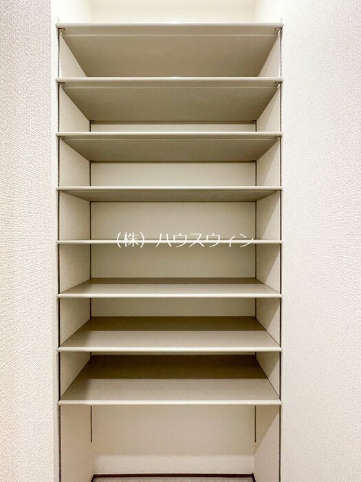 アドラブール　B棟 収納