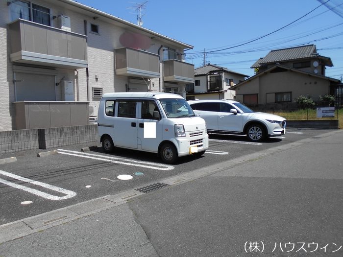 レセンテ中央 駐車場