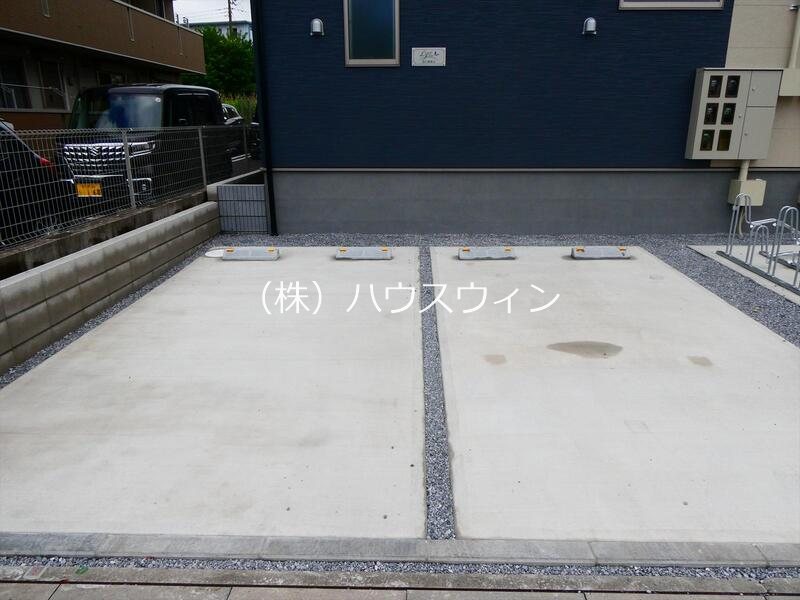 リーブルファイン吉川美南Ⅱ 駐車場
