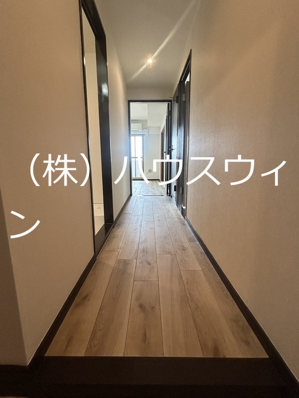 リレント谷塚 玄関