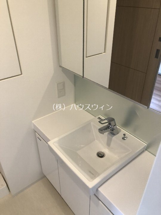 埼玉県越谷市瓦曽根２丁目 洗面所