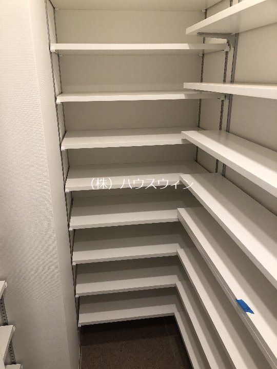 埼玉県越谷市瓦曽根２丁目 玄関