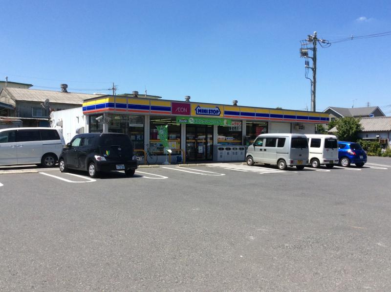 クレイドルガーデン八潮市二丁目　第２３　1号棟 コンビニ