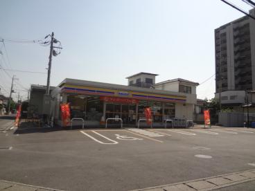 クレイドルガーデン八潮市二丁目　第２３　1号棟 コンビニ