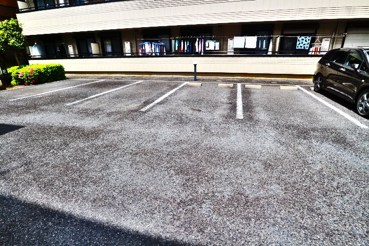 ドミール蒲生A棟 駐車場
