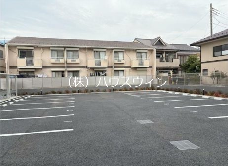 ジェノヴィア谷塚 駐車場