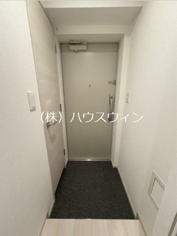 ジェノヴィア谷塚 玄関