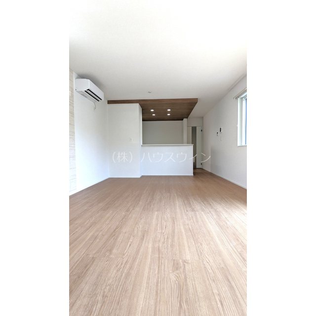4240草加市苗塚町5期1棟１号棟 リビング