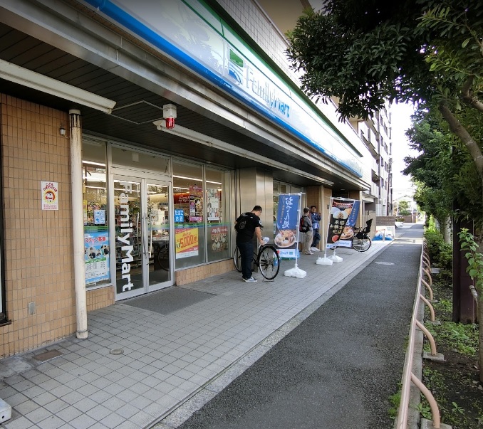 シャンテ堀切菖蒲園Ⅱ コンビニ