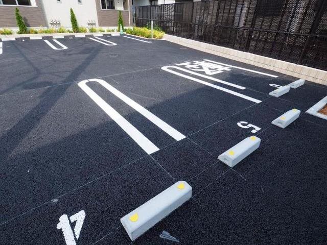 マーベラス 駐車場
