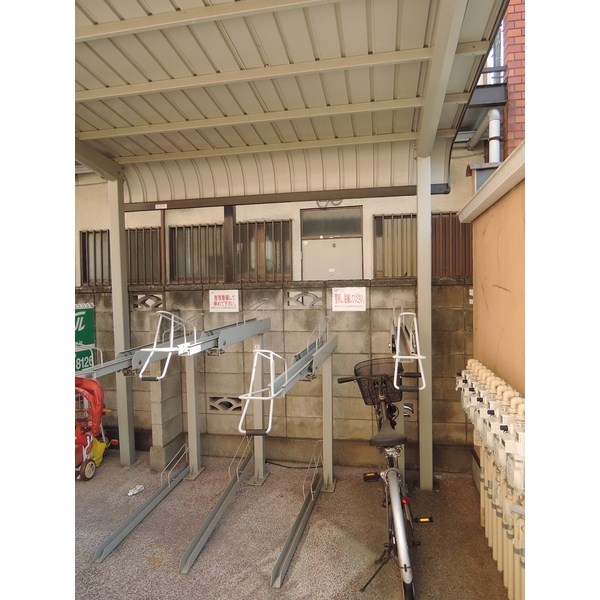 パラシオ北綾瀬 駐車場