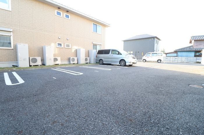リバレイン　I 駐車場