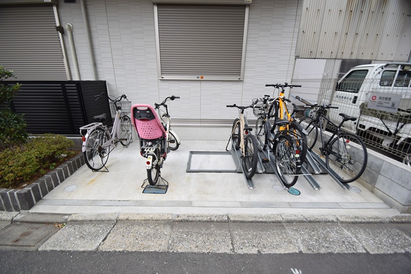 アヴァンス千住緑町 駐車場